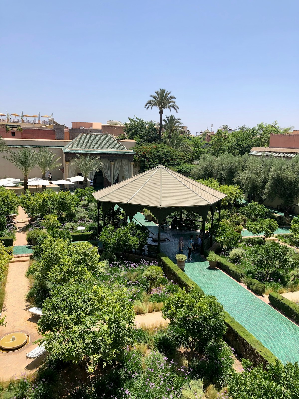 Un parc dans un jardin